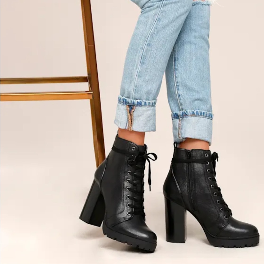 Steve Madden | Laurie Black Leather Lace-Up Platform Booties